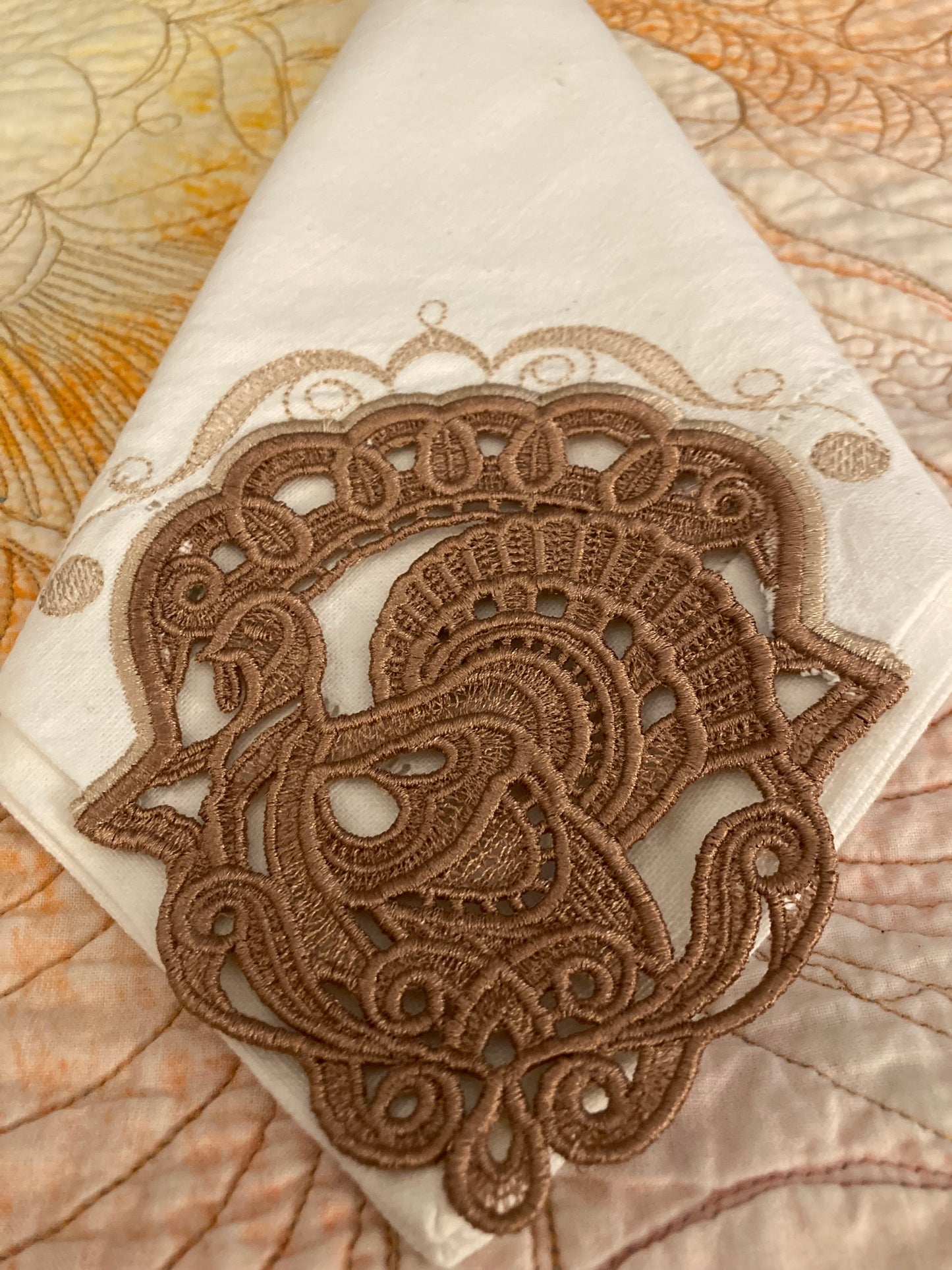 Servilleta de Mesa Lino 20x20-Esquinas de Encaje Thanksgiving (45,000 a 55,000 puntadas)