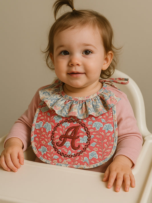 Babero Ruffles Estampado Acolchado con Monograma